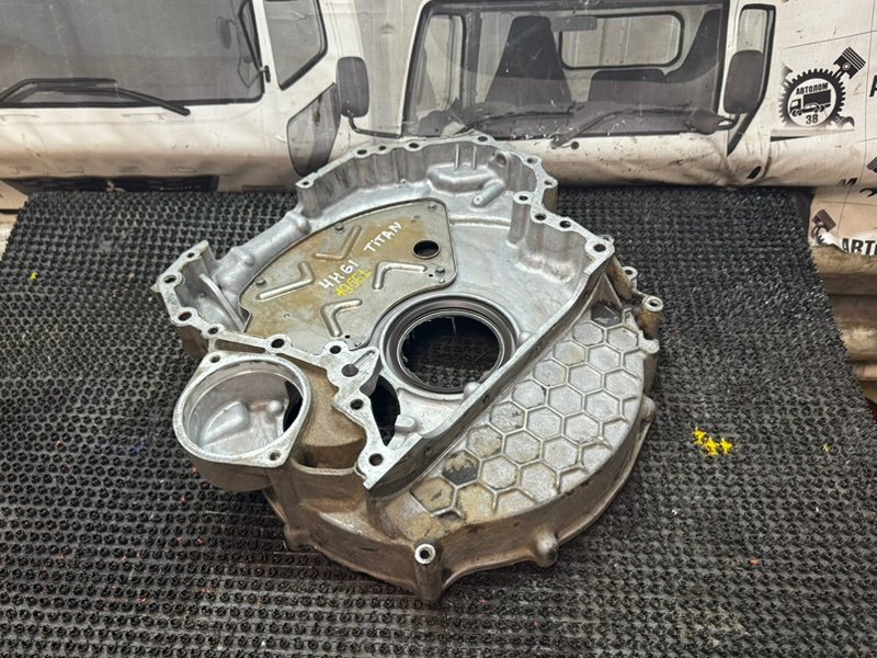 Кожух маховика Mazda Titan WH63H 4HG1 (б/у)