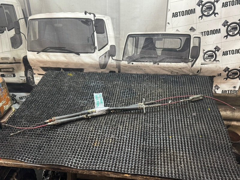 Трос ручного тормоза Toyota Dyna LY111 3L (б/у)