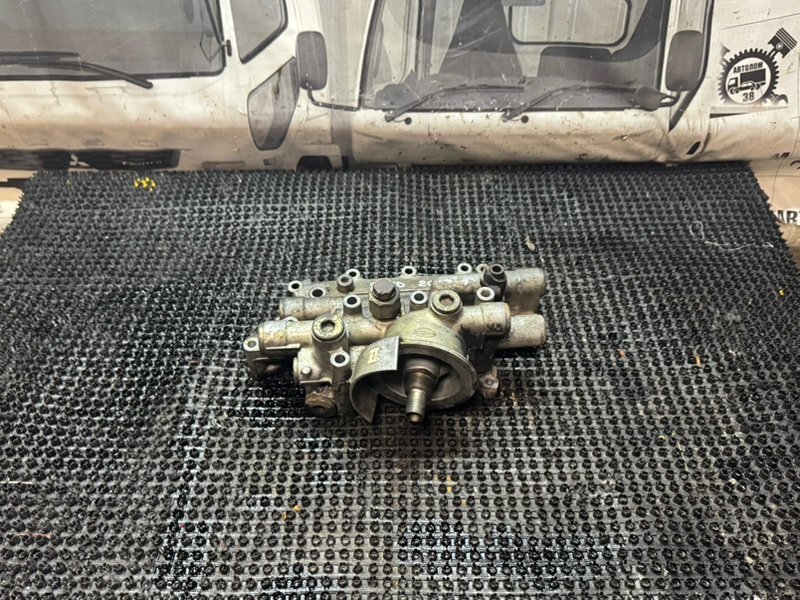 Крышка теплообменника Toyota Dyna S05D (б/у)