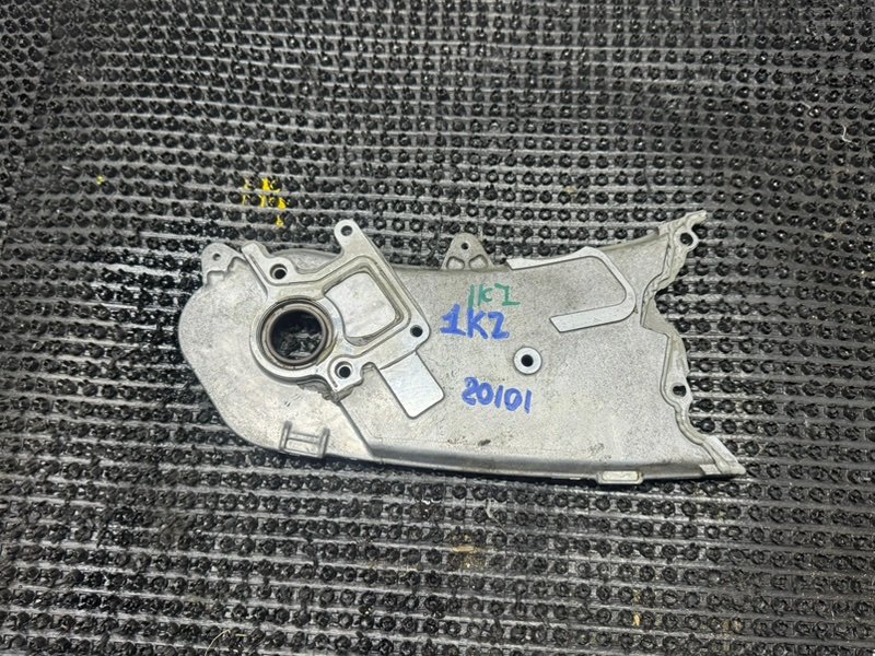 Лобовина двигателя Toyota Haice KZH116 1KZ (б/у)
