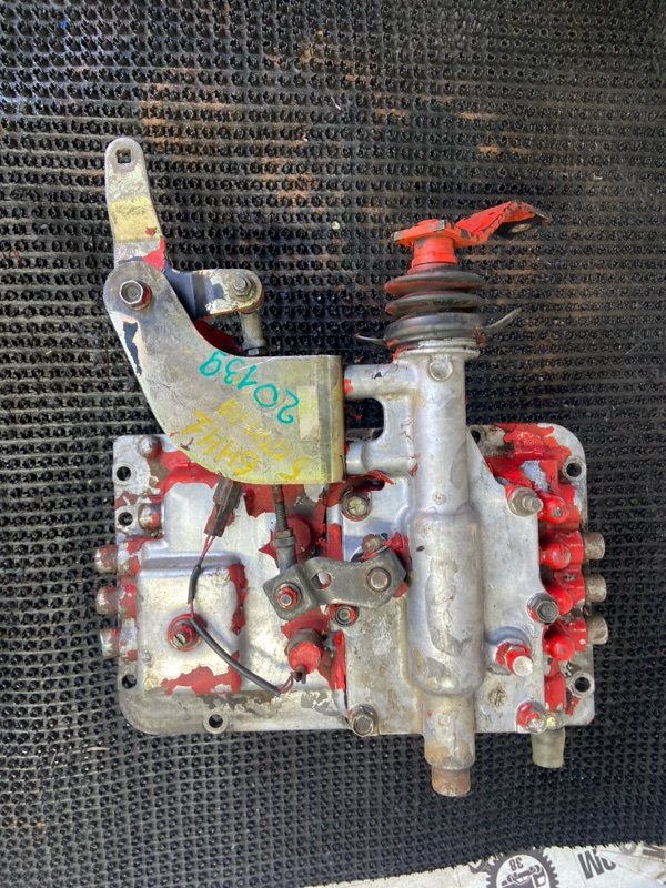 Крышка МКПП Isuzu Forward FRR35 6HH1 (б/у)