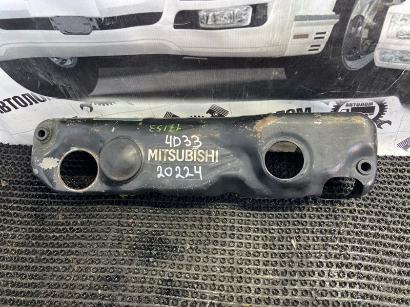 Декоративная крышка двигателя Mitsubishi Canter FE517B 4D33 (б/у)