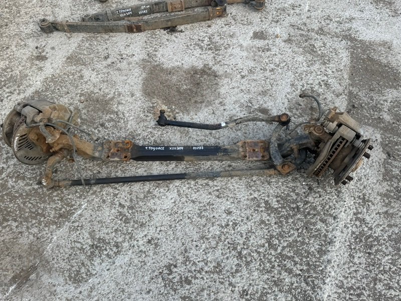 Балка Toyota Toyoace XZU304 N04C 2006 (б/у)