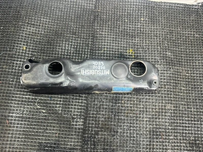 Декоративная крышка двигателя Mitsubishi Canter FE517B 4D33 (б/у)