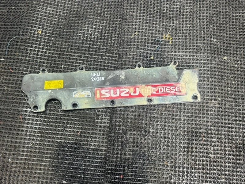 Декоративная крышка двигателя Isuzu Elf NKR81L 4HL1 (б/у)