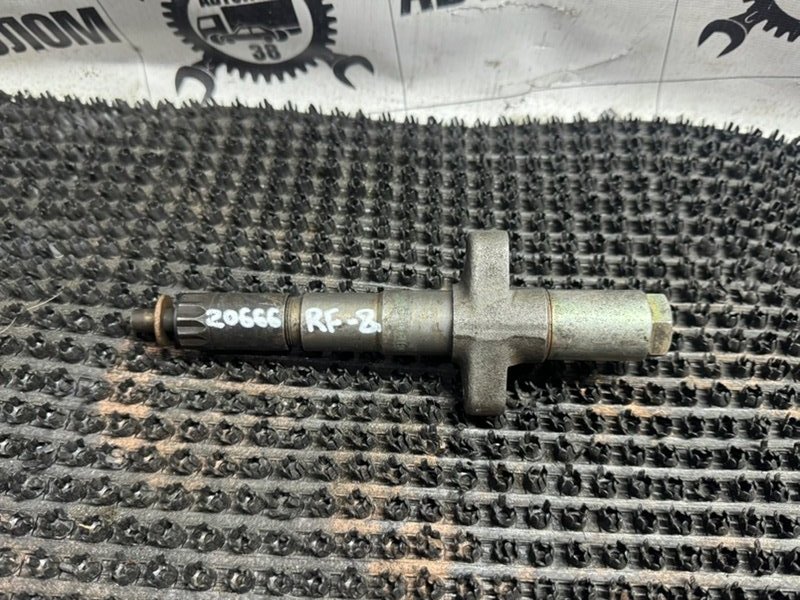 Форсунка топливная Nissan Diesel CD52V RF8 (б/у)