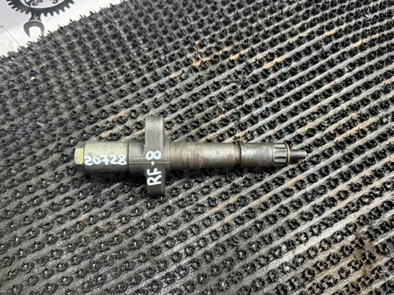 Форсунка топливная Nissan Diesel CD52V RF8 (б/у)