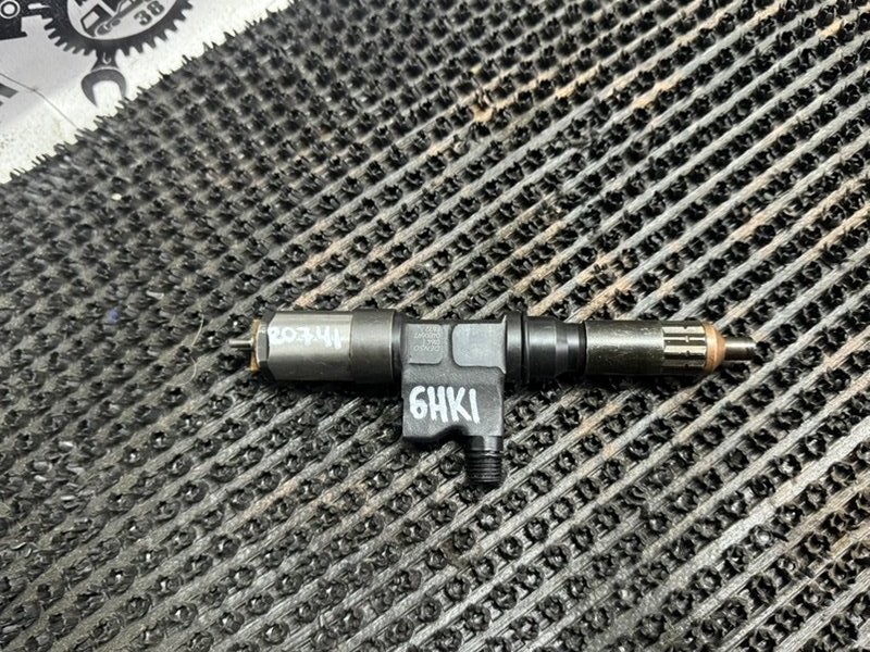 Форсунка топливная Isuzu Forward FRR34L 6HK1 (б/у)