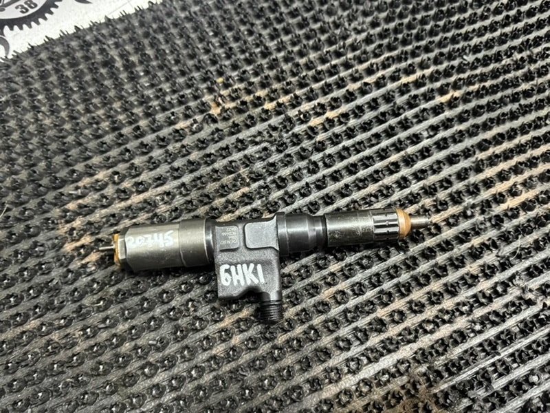 Форсунка топливная Isuzu Forward FRR34L 6HK1 (б/у)