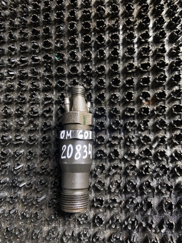 Форсунка топливная Mersedes-Benz 190 W201 OM601 (б/у)