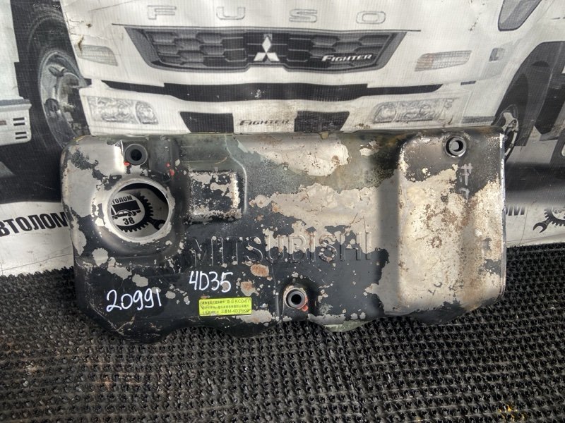 Декоративная крышка двигателя Mitsubishi Canter FE568EV 4D35 (б/у)