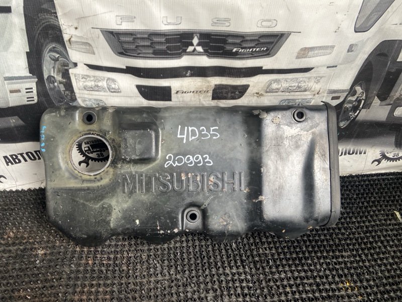 Декоративная крышка двигателя Mitsubishi Canter FE568EV 4D35 (б/у)