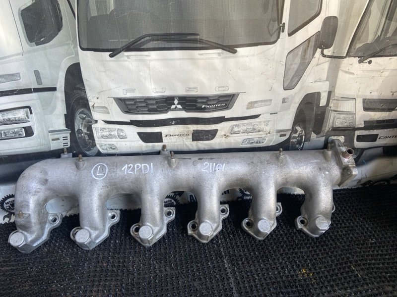 Коллектор впускной Isuzu Giga CXZ72J 12PD1 левый (б/у)
