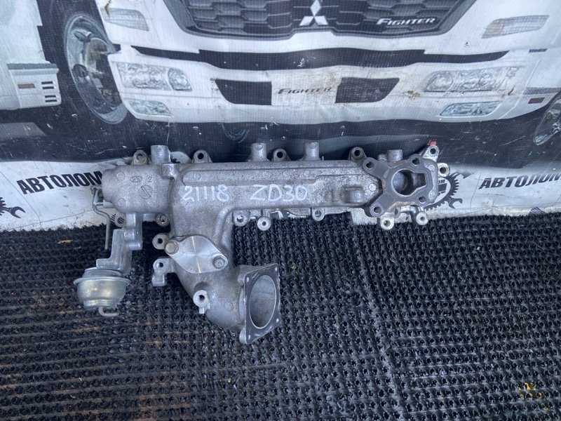 Коллектор впускной Nissan Atlas SZ1F24 ZD30 (б/у)