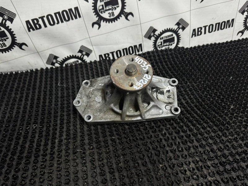 Помпа водяная Mitsubishi Canter FE568EV 4D35 (б/у)