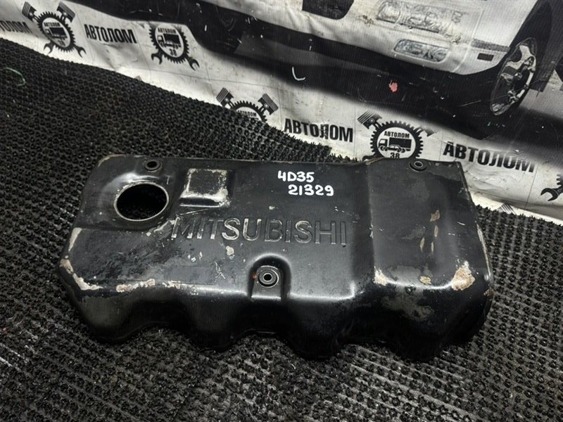 Декоративная крышка двигателя Mitsubishi Canter FE568EV 4D35 (б/у)