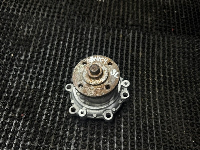 Помпа водяная Toyota Dyna LY101 3L (б/у)
