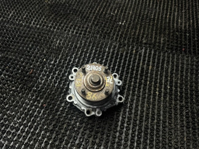 Помпа водяная Toyota Dyna LY101 3L (б/у)