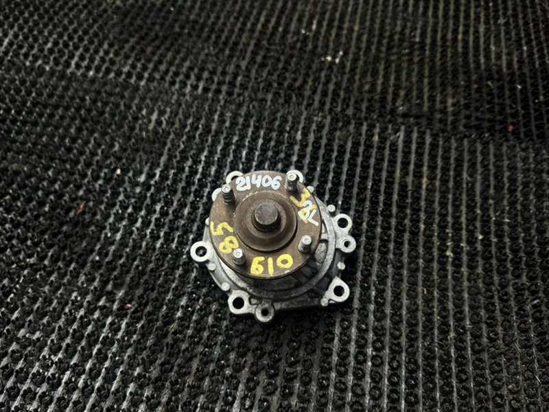 Помпа водяная Toyota Dyna LY101 3L (б/у)