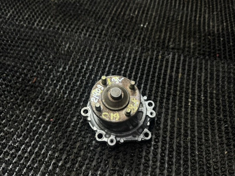 Помпа водяная Toyota Dyna LY101 3L (б/у)