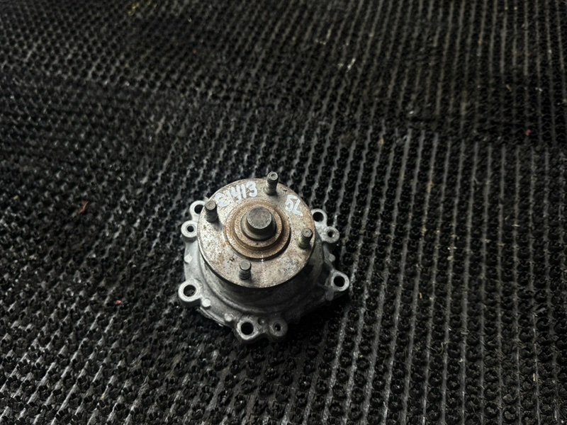 Помпа водяная Toyota Dyna LY220 5L (б/у)