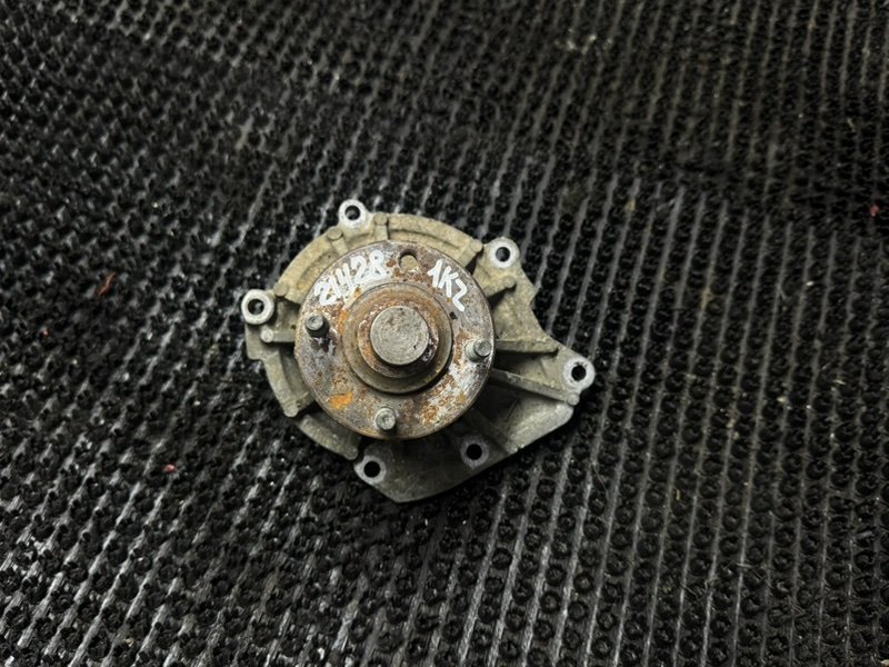 Помпа водяная Toyota Haice KZH116 1KZ (б/у)