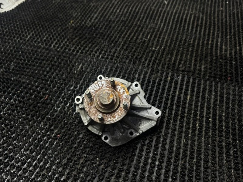 Помпа водяная Toyota Haice KZH116 1KZ (б/у)