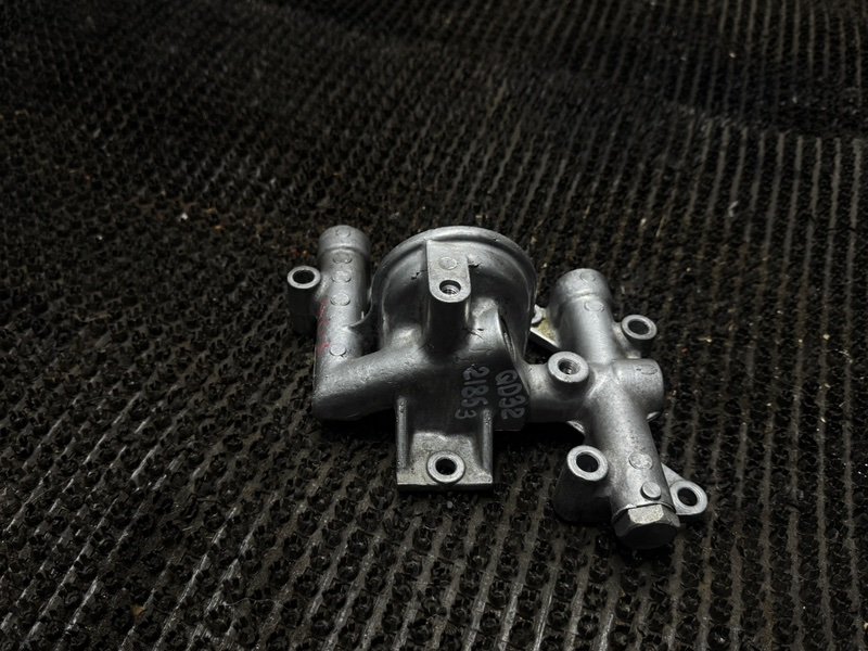 Корпус масляного фильтра Nissan Atlas R4F23 QD32 (б/у)