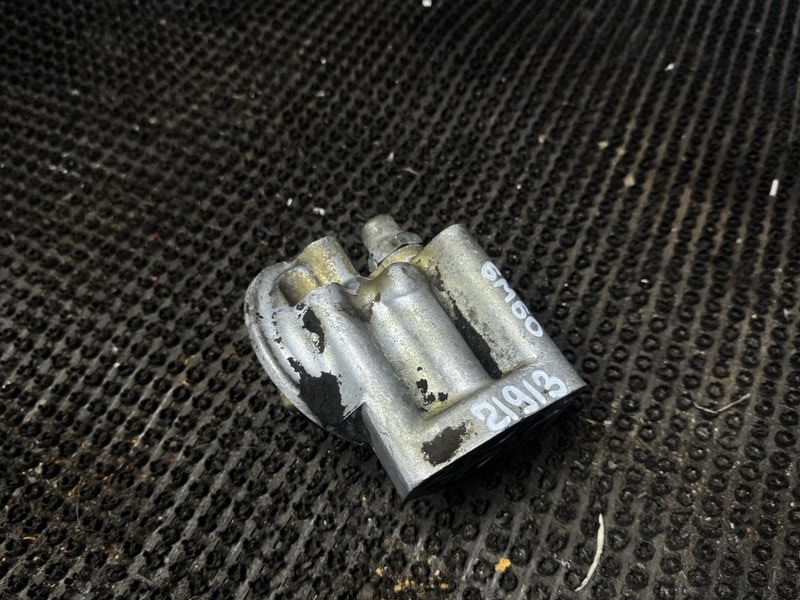 Корпус масляного фильтра Mitsubishi Fuso FM62F 6M60 (б/у)