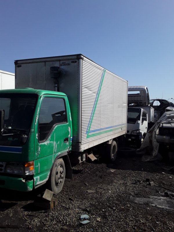 Автомобиль Isuzu Elf NKR66L 4HF1 1995 года в разбор