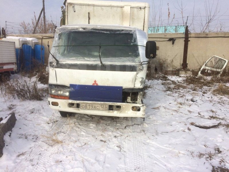 Автомобиль Mitsubishi Canter FE637 4D33 1995 года в разбор