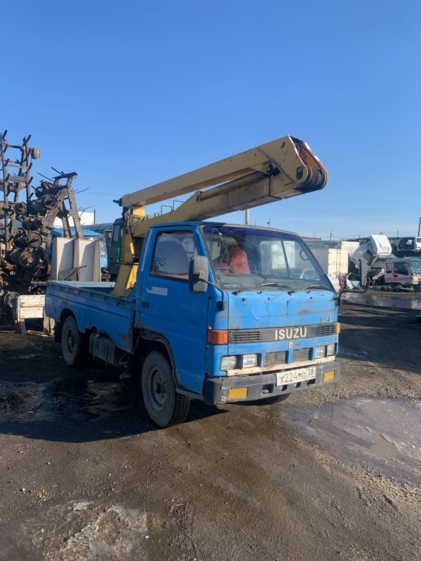 Автомобиль Isuzu Elf NKR55 4JB1 1990 года в разбор