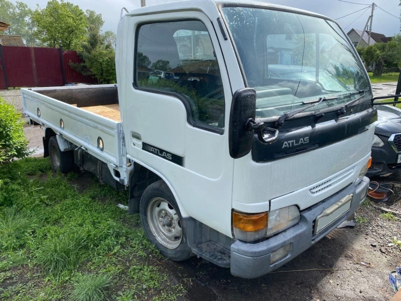 Автомобиль Nissan Atlas R4F23 QD32 2000 года в разбор