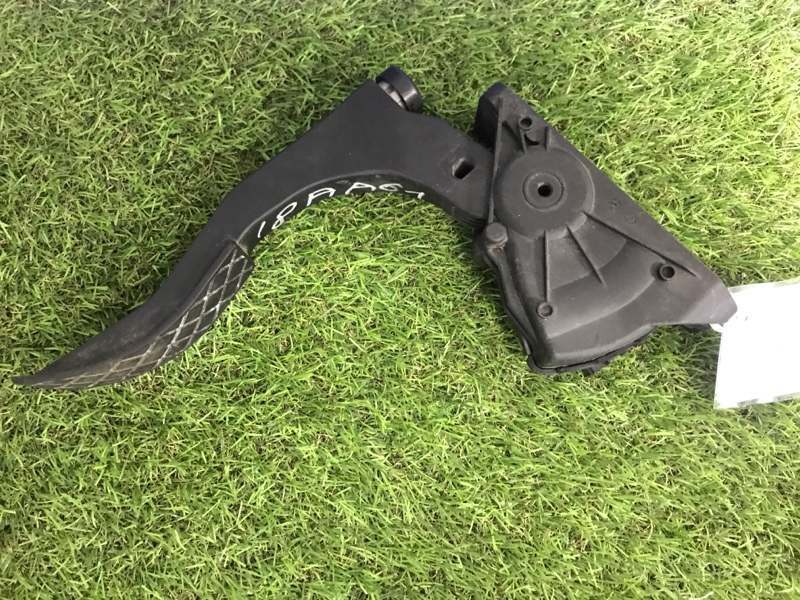 Педаль газа A6 C6 2005 седан 5 дв 3.0 BMK Педаль газа A6 C6 2005 седан 5 дв 3.0 BMK