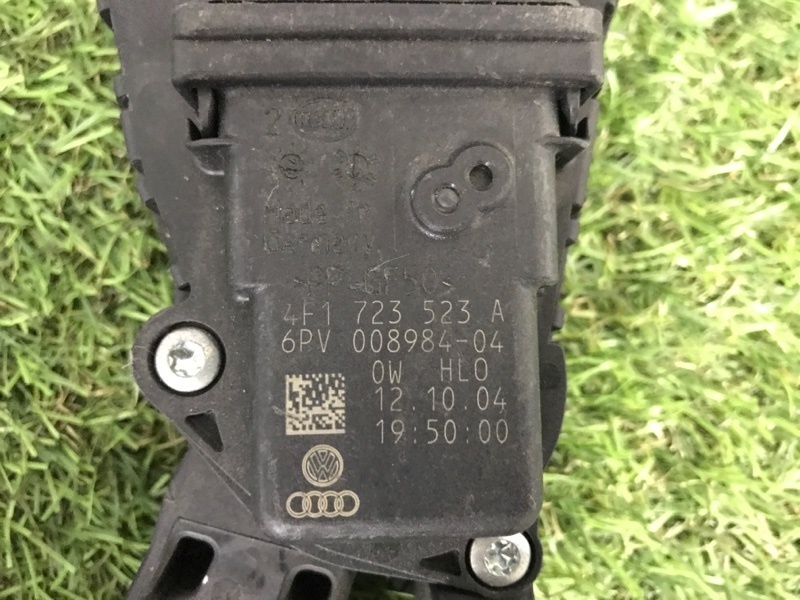 Педаль газа A6 C6 2005 седан 5 дв 3.0 BMK Педаль газа A6 C6 2005 седан 5 дв 3.0 BMK