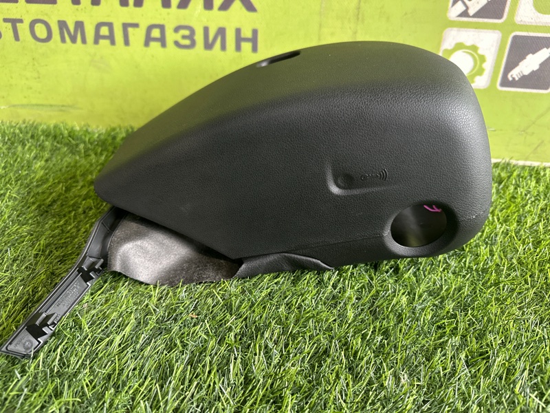 Кожух рулевой колонки Volkswagen Passat