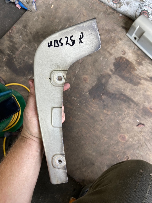Порог правый BIGHORN UBS25 4JG2