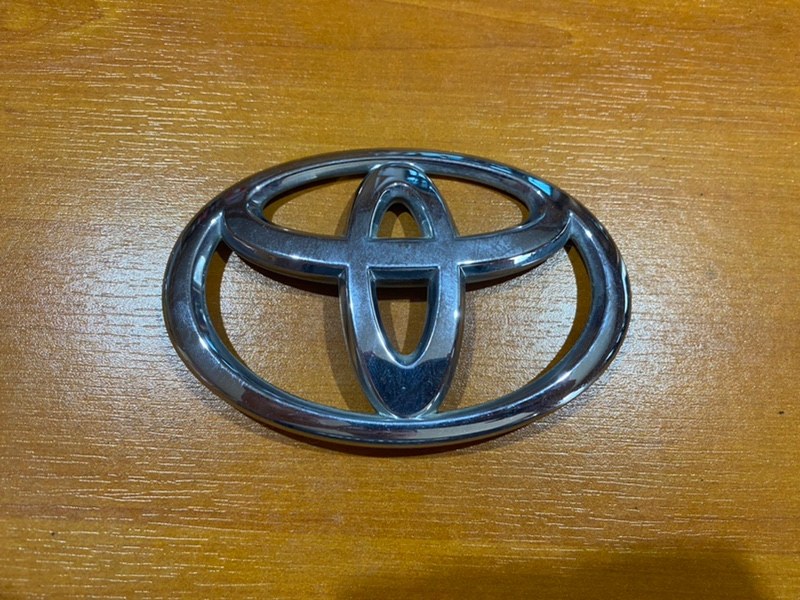 Эмблема TOYOTA контрактная