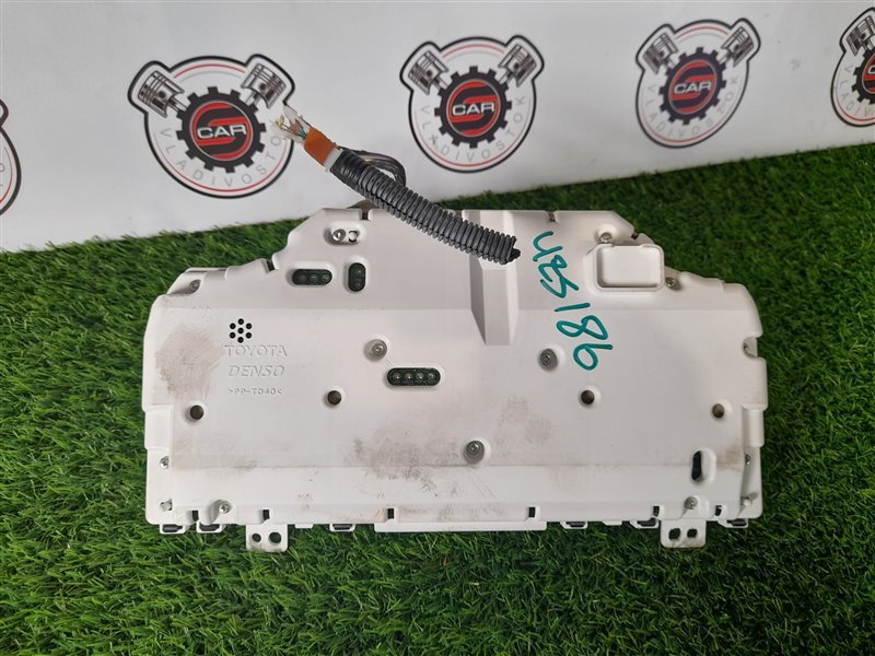 Спидометр CROWN MAJESTA UZS186