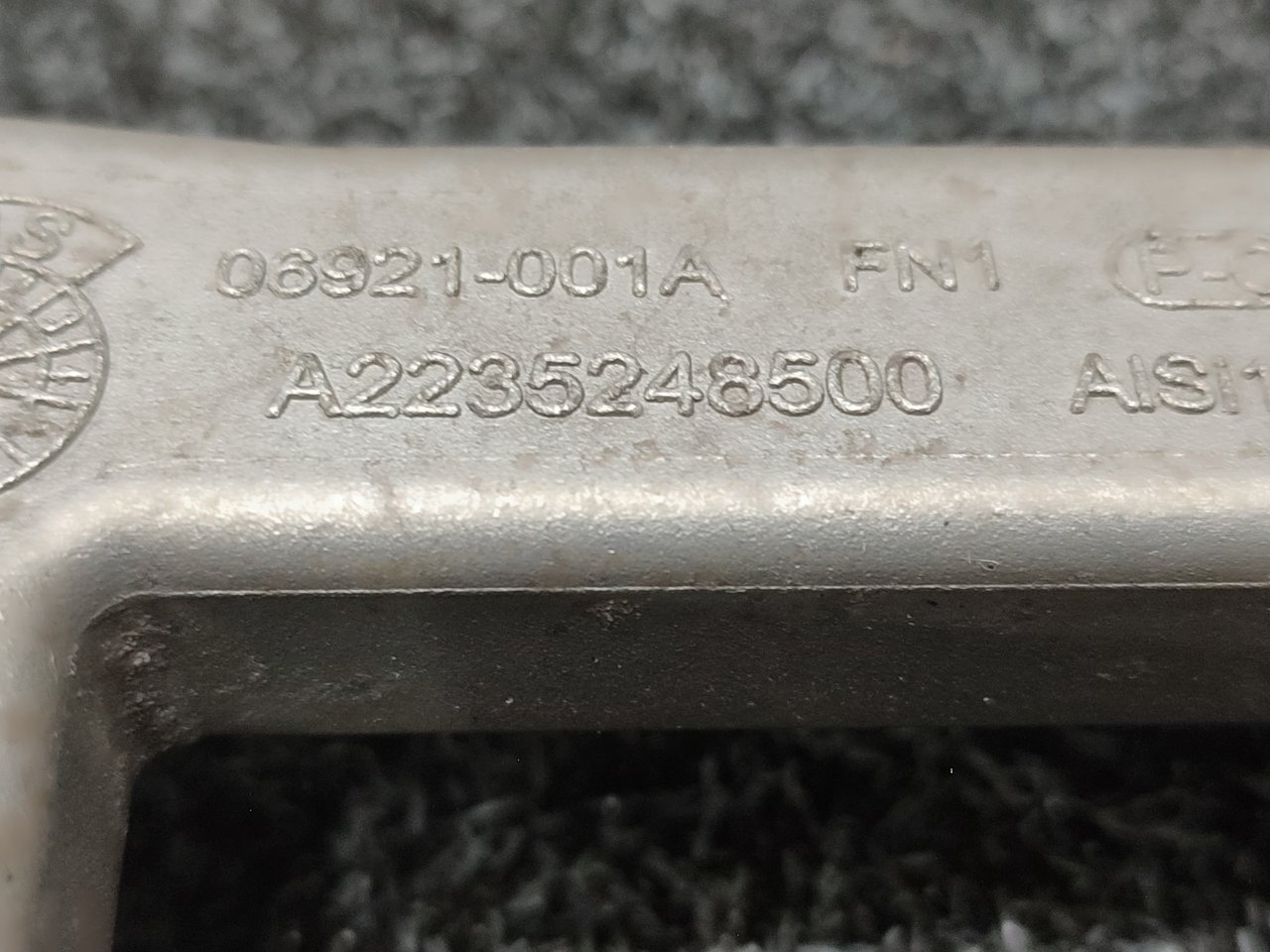 Распорка стоек S W223 2021 w223 om 656
