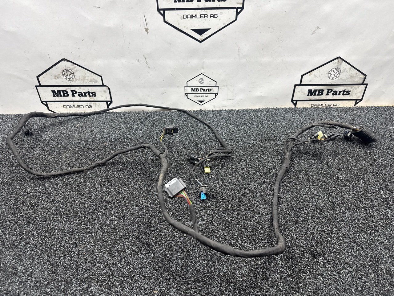 Запчасть проводка бампера переднего Mercedes-Benz GLC x253 2017 W253 om 651.921 Б/У Проводка бампера переднего Mercedes-Benz GLC x253 2017 W253 om 651.921 Б/У