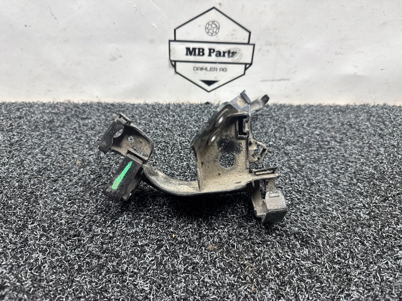 Кожух защитный проводки Mercedes-Benz gle W167 2021 w167 om 656 a1675461200 Б/У