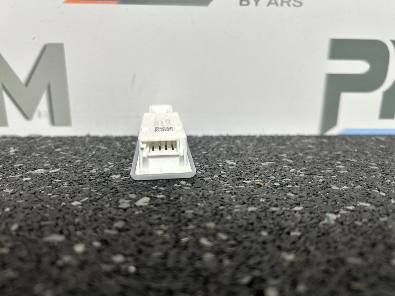 Подсветка салона 8 2022 G16 4.4 бензин