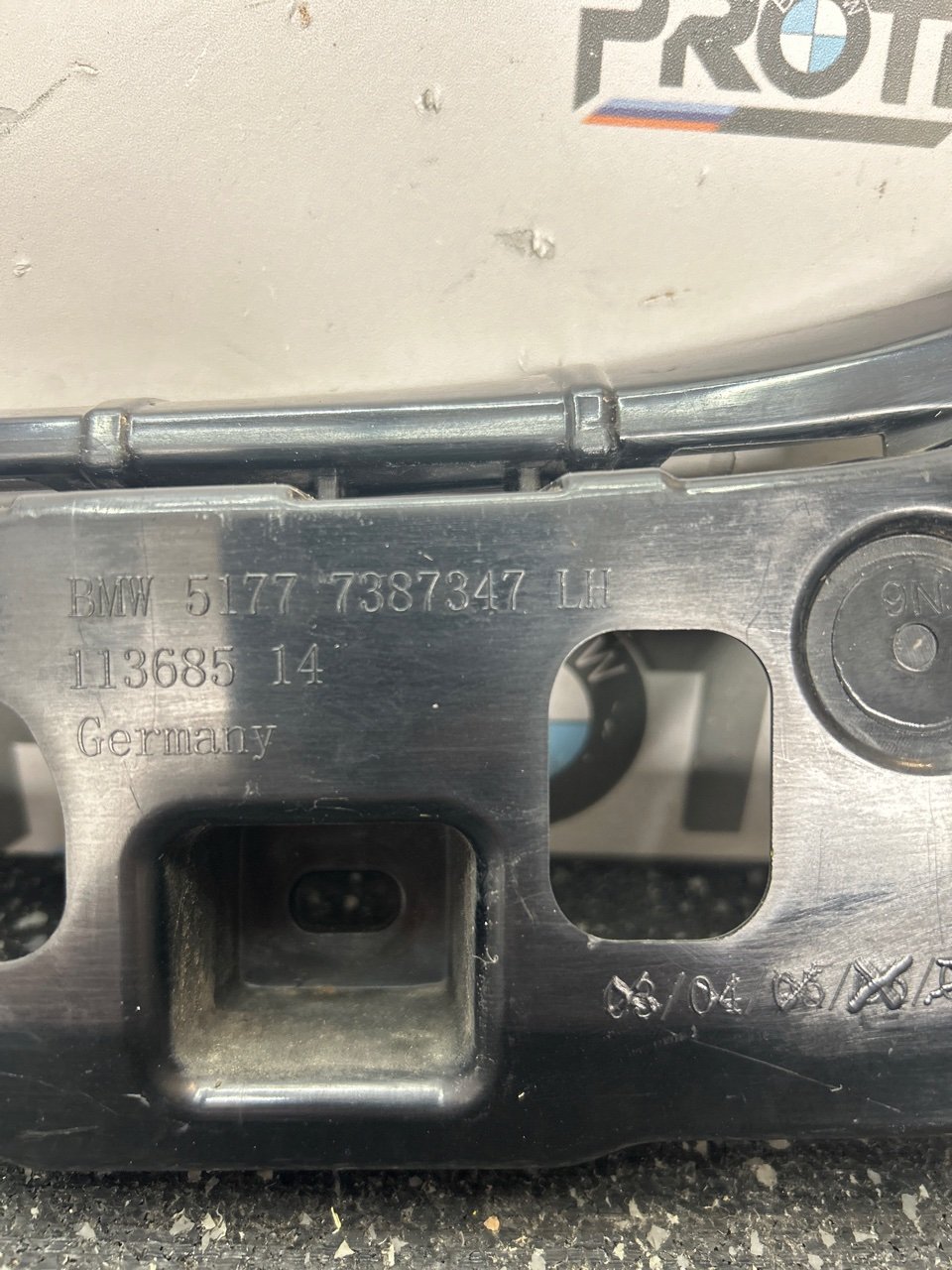 Кронштейн крепления порога 5 2020 G30