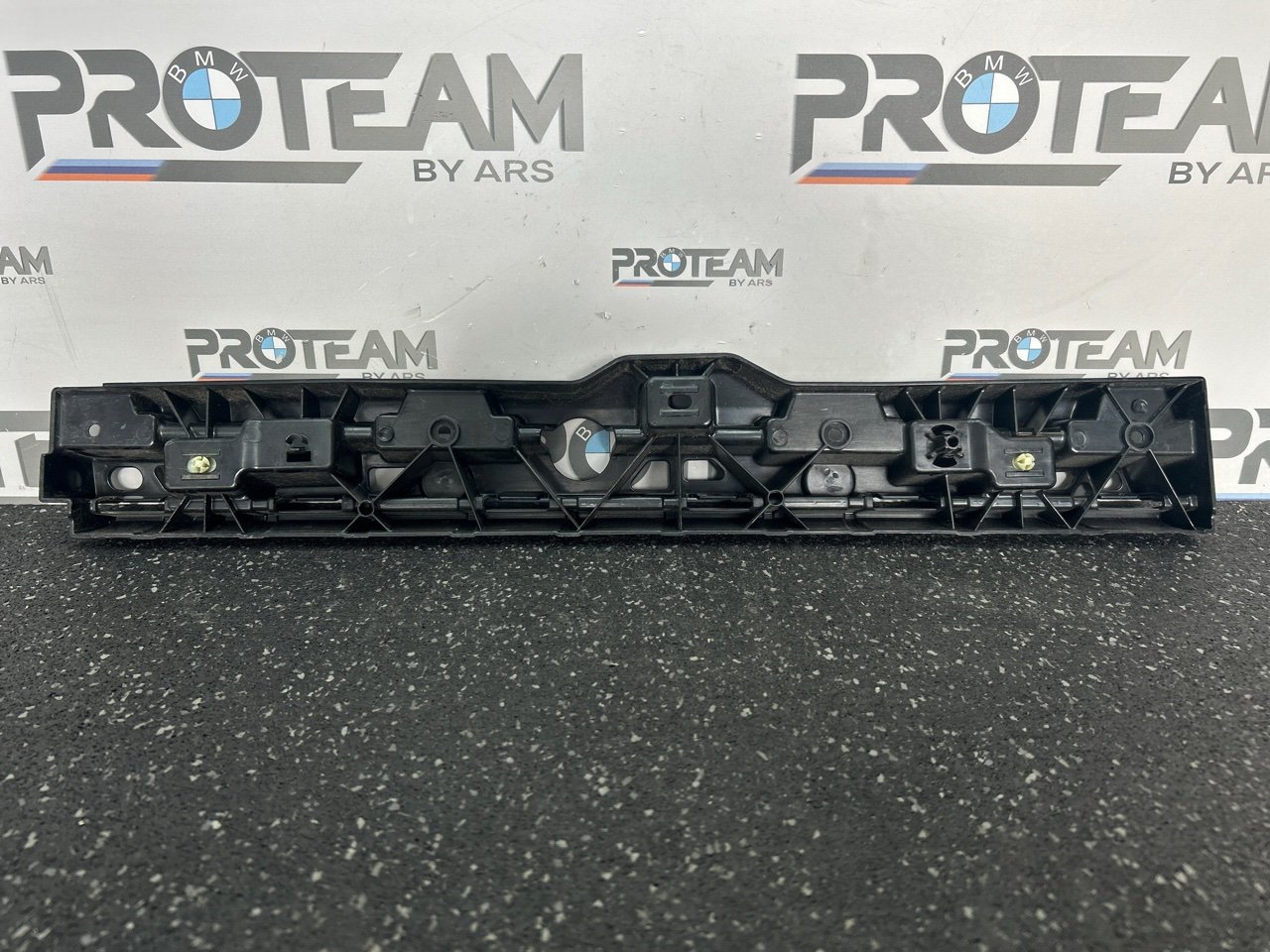Кронштейн крепления порога BMW 5 G30