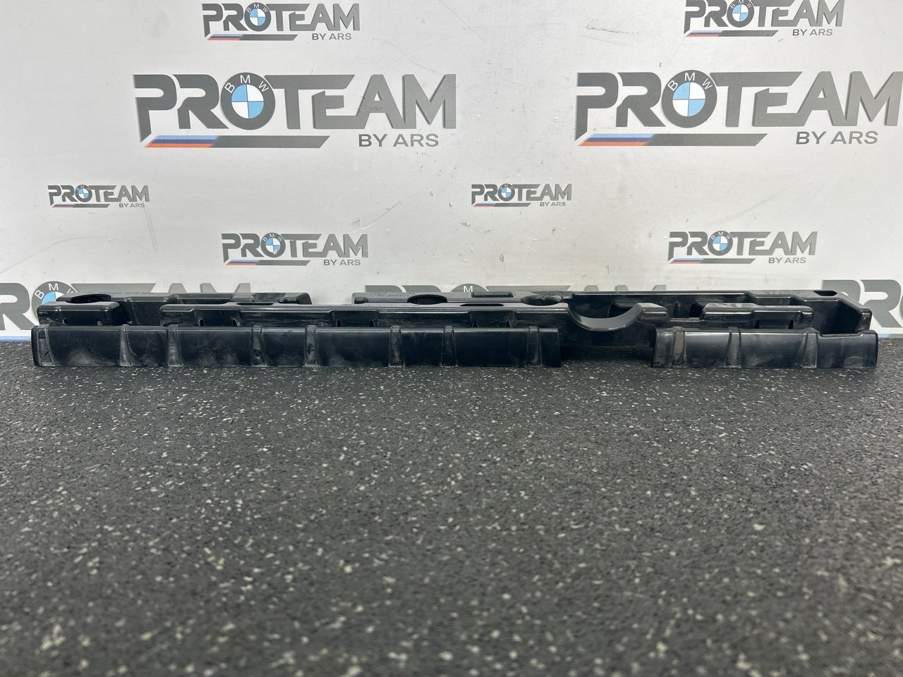 Кронштейн крепления порога 5 2018 G30 Кронштейн крепления порога 5 2018 G30