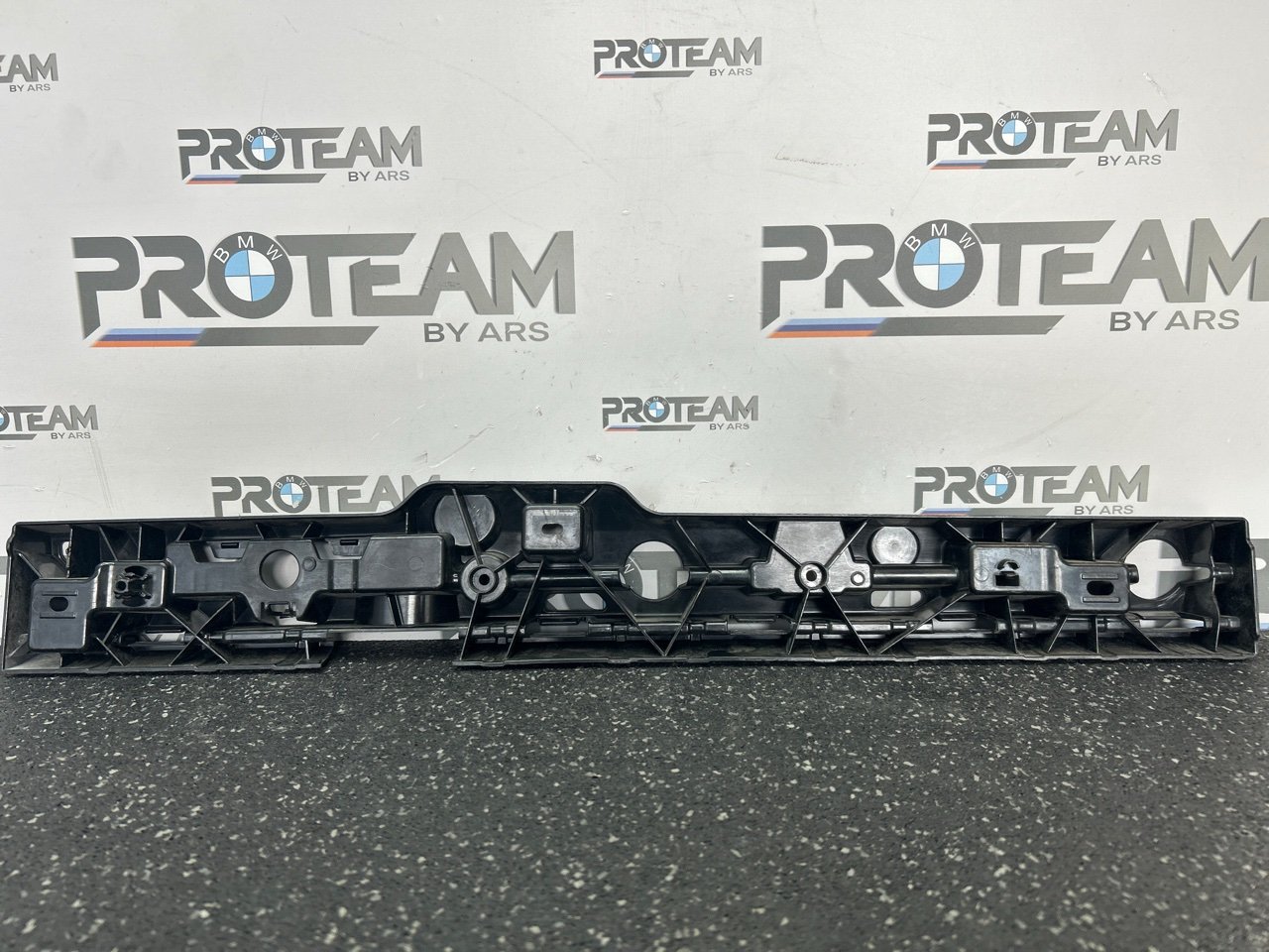 Кронштейн крепления порога 5 2023 G31