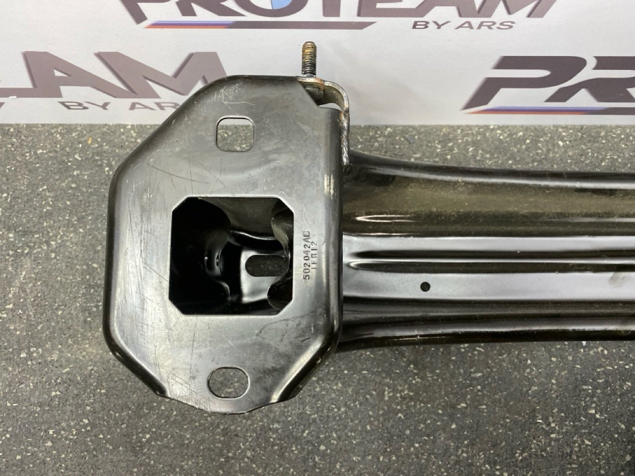 Усилитель бампера заднего 5 2021 G30 B47