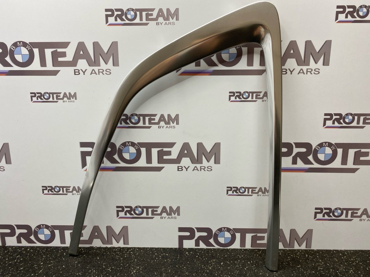 Запчасть молдинг стекла двери задней левой наружный BMW X3 2022 G01 7410071 контрактная Молдинг стекла двери задней левой наружный BMW X3 2022 G01 7410071 контрактная