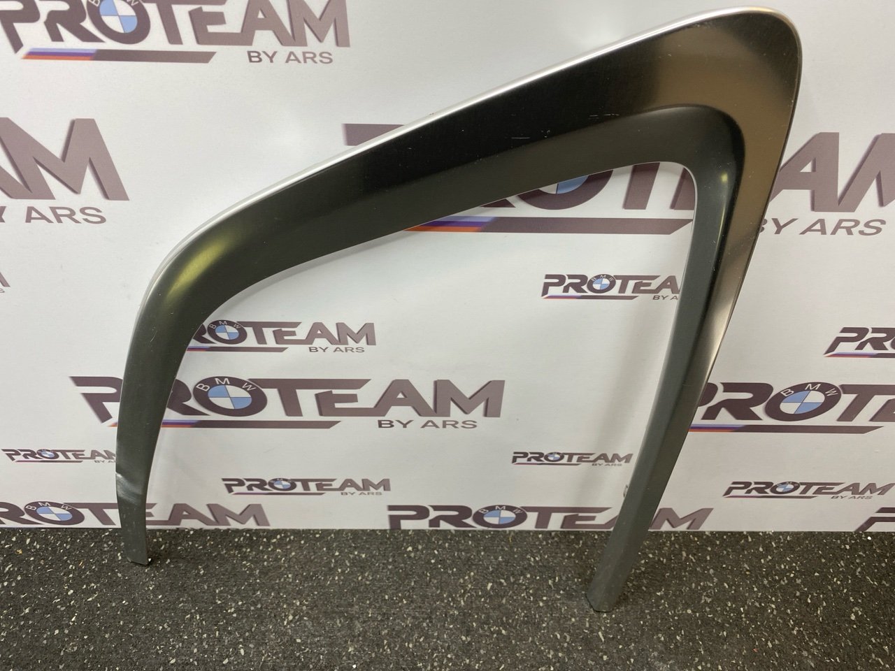 Молдинг стекла двери задней левой наружный X3 2022 G01 Молдинг стекла двери задней левой наружный X3 2022 G01